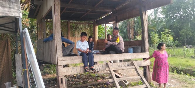 
 Kunjungan Pos Satkamling, Bripka Sultan Dorong Keamanan Lingkungan