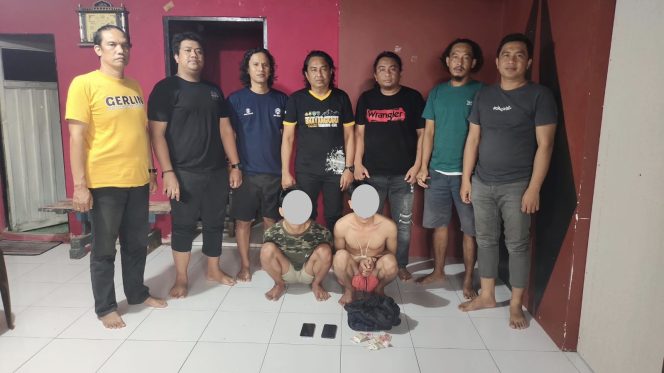 
 Tak Berkutik Saat Diamankan, Pelaku Pencurian Akui Perbuatannya di Hadapan Timsus Polsek Tanete Riattang