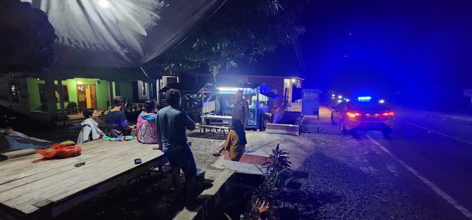
 ‎Antisipasi Gangguan Kamtibmas, Personil Polsek Palakka Laksanakan Patroli Biru