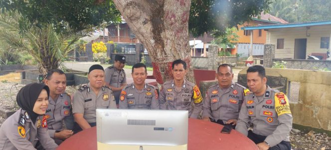 
 Personil Polsek Awangpone Ikuti Zoom Meeting Pembinaan dan Evaluasi Kinerja Triwulan I TA 2026