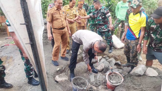 
 Kapolsek Awangpone Dukung Ground Breaking Jembatan Perintis Garuda Tahap III di Awangpone