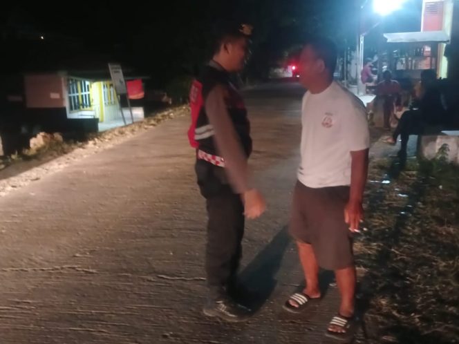 
 ‎Pastikan Wilayah Hukumnya Tetap Kondusif, Unit Samapta Polsek Cenrana Rutin Patroli Di Malam Hari.