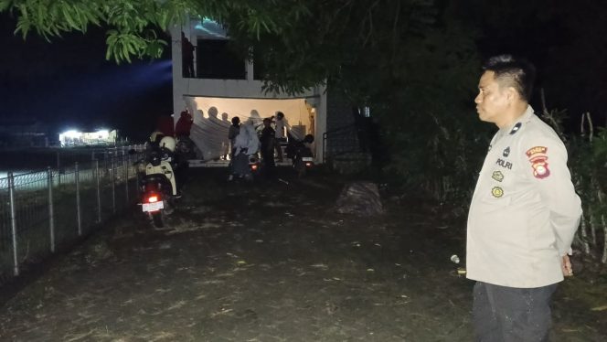 
 Polsek Awangpone Pengamanan Pentas Seni Mahasiswa di Desa Unra