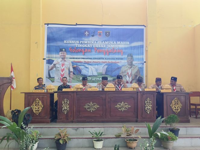 
 Kapolsek Ponre menghadiri giat pembukaan Kursus pembina Pramuka mahir tingkat dasar (KMD) didesa mappesangka