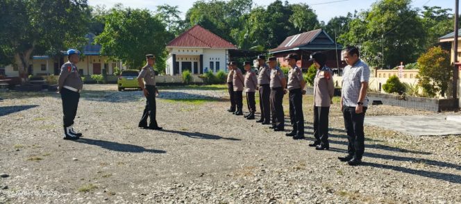 
 Kapolsek Awangpone Berikan Arahan Tegas Kepada Personel Untuk Menjauhi Narkoba