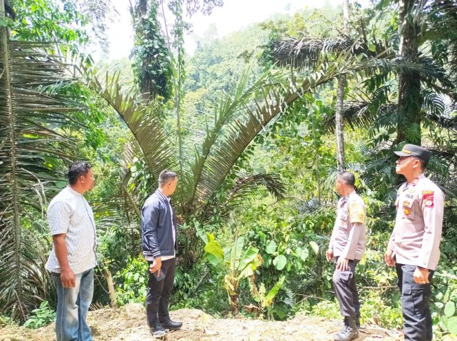 
 ‎Kapolsek Palakka Bersama Anggota Turun Langsung Pantau Lahan Kehutanan