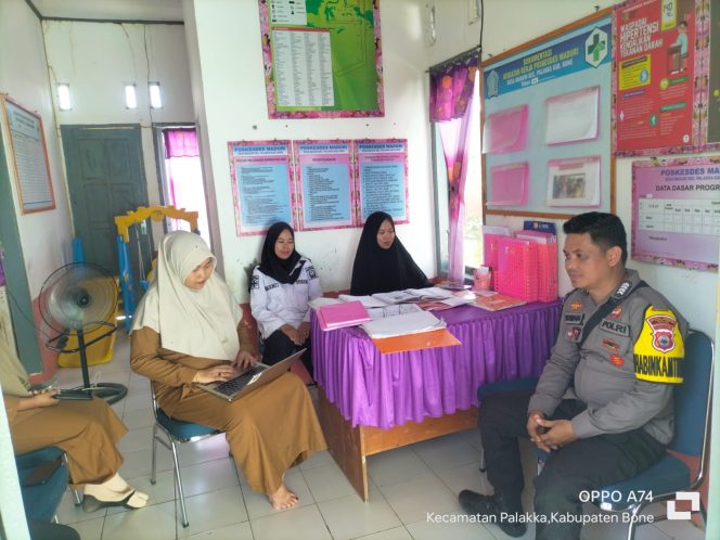 
 Bhabinkamtibmas Bripka Armansyah Silaturahmi dengan Aparatur Desa Maduri, Wujud Pelayanan Maksimal kepada Masyarakat