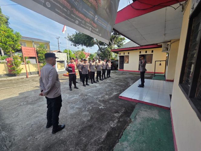 
 Kapolsek Mare Polres Bone Pimpin Apel Pagi, Tekankan Jaga Mako dan Kebersihan Lingkungan