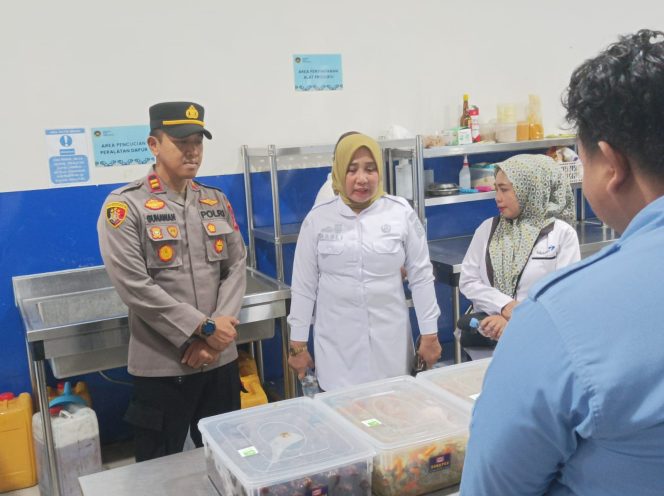 
 ‎Monitoring SPPG Yayasan Yasika Centre di Desa Tirong, Ini yang Dilakukan Forkopimca Palakka