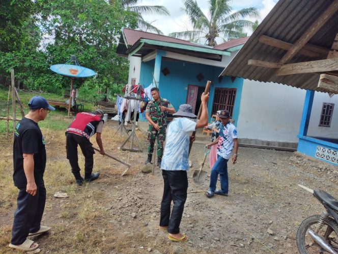 
 Bersama Warga Polsek Patimpeng Kerja Bakti Ciptakan Budaya Bersih