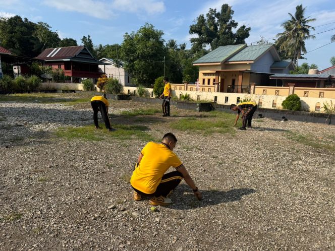 
 Polsek Awangpone Laksanakan Kerja Bakti di Mako Polsek
