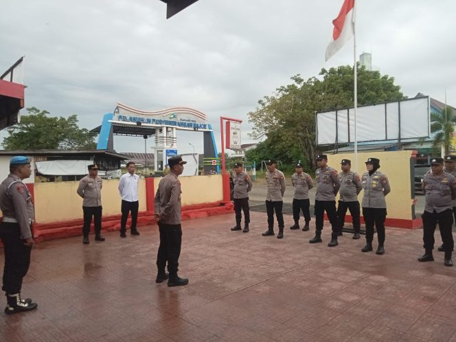 
 Kapolsek Pelabuhan  Pimpin Apel Pagi Beri Arahan Dan Tingkatkan Kinerja Personilnya