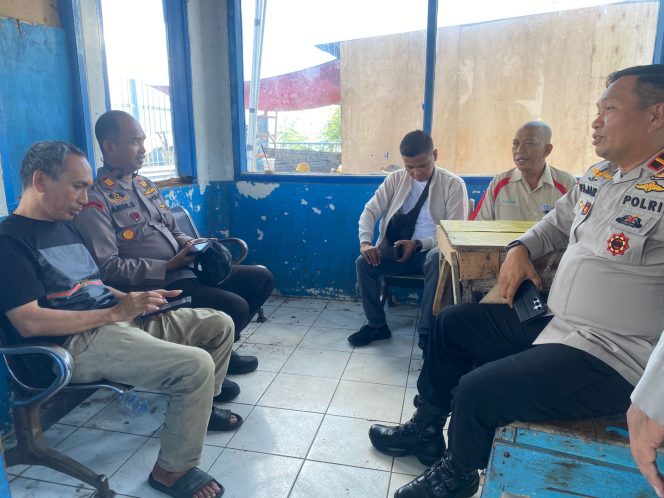 
 Bersinergi , Turun Langsung Pantau Situasi Di Pelabuhan Bajoe Sekaligus Temui Petugas Kapal