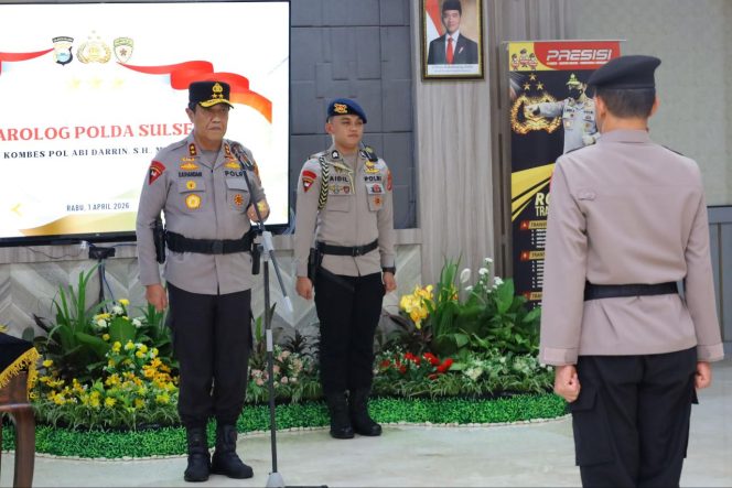
 Kapolda Sulsel Pimpin Upacara Penyerahan Jabatan Karolog Polda Sulsel dalam Rangka Purna Tugas