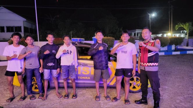 
 Rutin Patroli Biru ,Malam Hari  Demi Jaga Situasi Kamtibmas Dan Bali  Polsek Tonra, Polres Bone