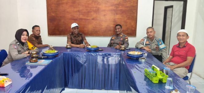 
 Pemantauan Pendaftaran Calon Kades PAW Desa Kajaolaliddong Berjalan Aman dan Kondusif