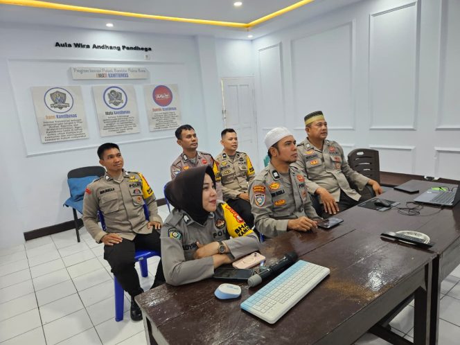 
 Kanit Binmas Polsek Barebbo Pimpin Zoom Meeting Anev Kinerja Bhabinkamtibmas