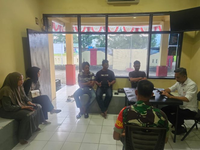 
 Kanit Reskrim Polsek Barebbo Berhasil Mediasi Sengketa Gabah Warga Desa Parippung