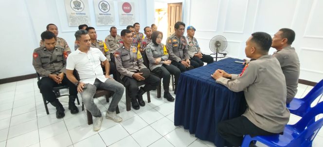 
 Kapolsek Barebbo Pimpin Anev Personel, Tekankan Disiplin dan Tanggung Jawab Tugas