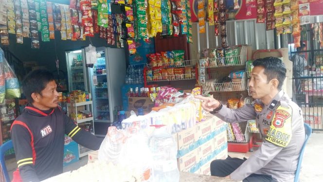 
 Sambangi Warga Corawali, Ingatkan Waspada Pencurian Itulah Cara Bhabinkamtibams Hindari Pencurian