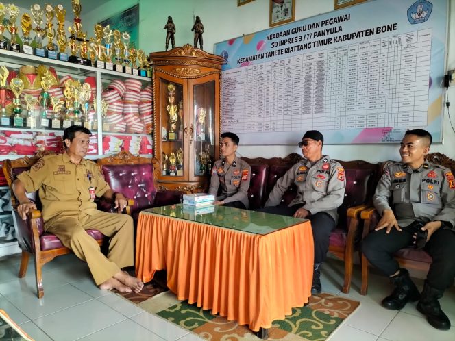 
 Sat Binmas Polres Bone Koordinasi Penyuluhan Bahaya Narkoba di SD Inpres 3/77 Panyula