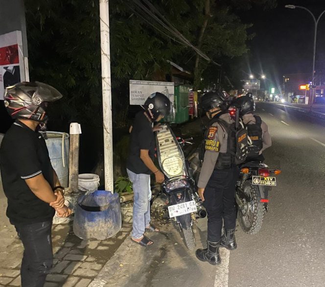 
 Patroli Malam Sat Samapta Polres Bone Pastikan Kota Watampone Aman di Malam Hari