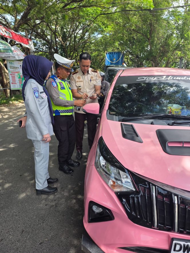 
 Satlantas Polres Bone Bersama UPT Samsat Bone Gelar Penertiban Pajak Kendaraan Bermotor