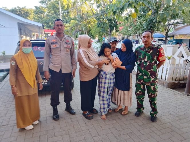 
 Kanit Binmas Polsek Barebbo Respons Cepat Tangani ODGJ di Desa Sugiale