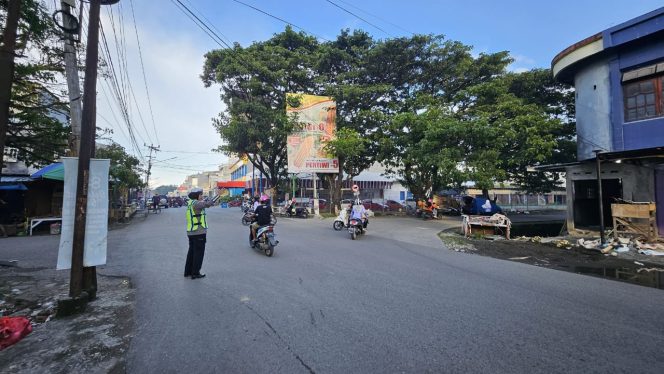 
 Commander Wish Sore, Satlantas Polres Bone Imbau Pengendara Taat Aturan Lalulintas