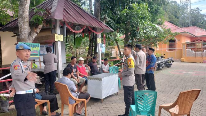 
 Tim Penilai Binmas Polres Bone Kunjungi Poskamling Maberre Kel.Apala dalam Lomba Tingkat .Polsek