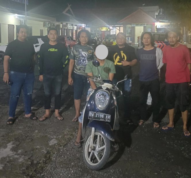 
 Gadaikan Motor Sepupu, Pelaku Penipuan dan Penggelapan Dibekuk Tim Opsnal III Reskrim Polsek Tanete Riattang