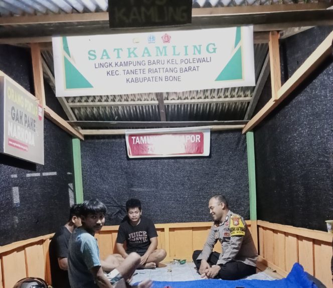 
 Pembinaan Satkamling, Polisi dan Warga Bersinergi Jaga Lingkungan Aman