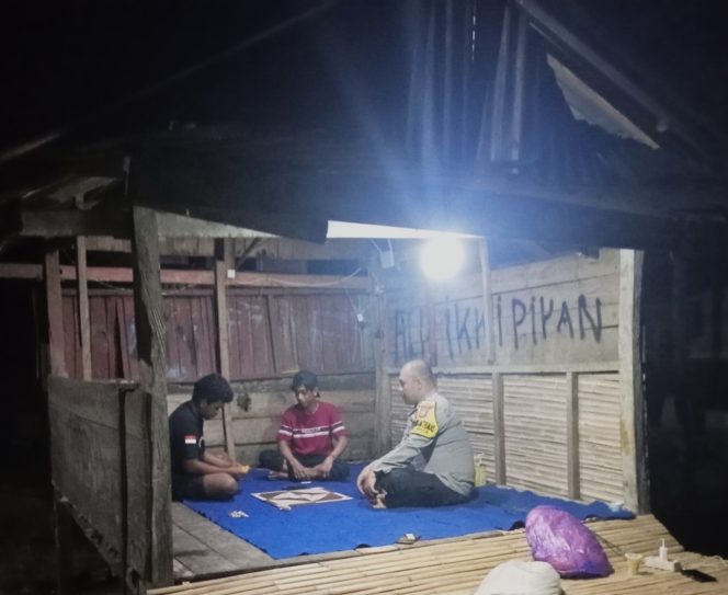 
 Bripka Wiwin Susanto Gencarkan Kunjungan Satkamling, Tingkatkan Kesadaran Warga Jaga Keamanan Lingkungan
