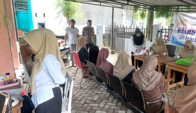 
 Bersinergi, Bhabinkamtibmas Kawal Kegiatan Mobile VCT Puskesmas Lamurukung
