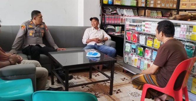 
 Ajak Jaga Kamtibmas Bersama, Kapolsek Tellu Siattinge Lakukan Sambang Temui Warga