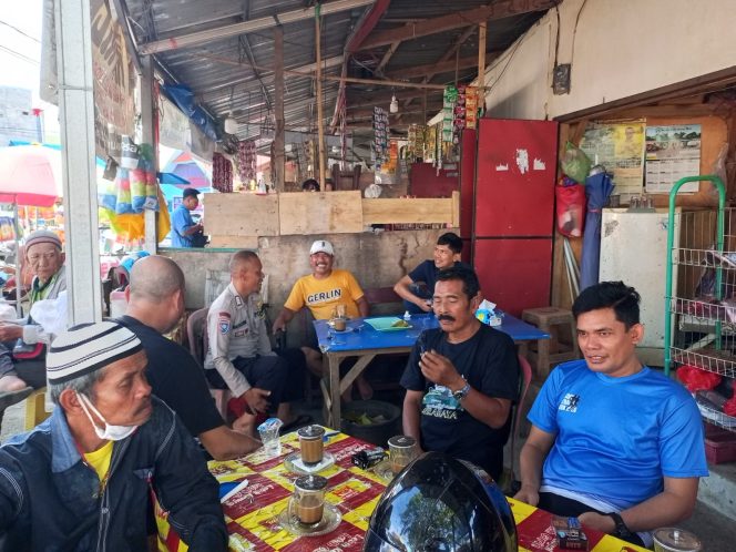 
 Bripka Muh. Tachdir Dekatkan Pelayanan Polri Melalui DDS di Kelurahan Jeppe’e