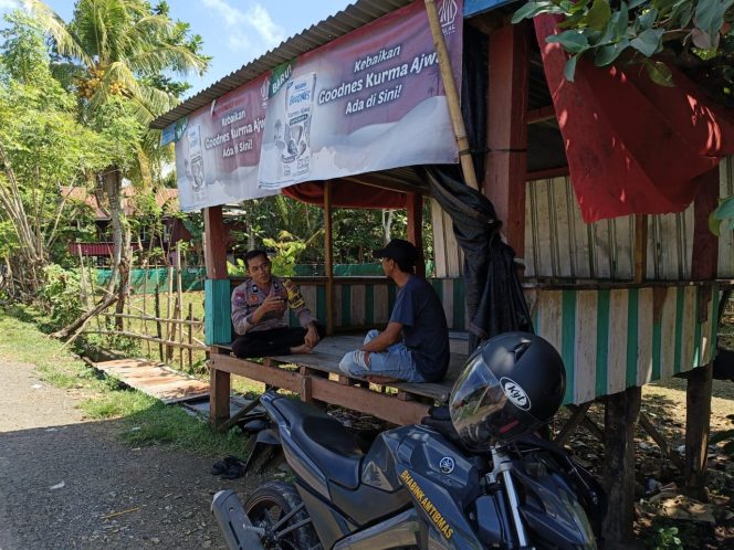 
 Sambang Satkamling Jadi Sarana Aiptu Muhammad Aras Patarai Serap Informasi Kamtibmas Warga