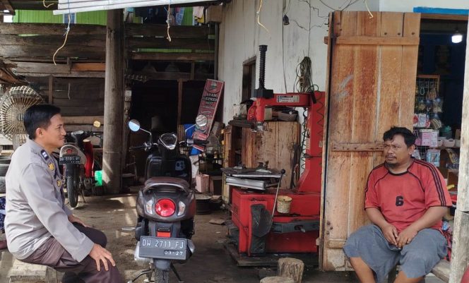 
 Bhabinkamtibmas Lakukan Sambang, Wujudkan Kedekatan Polri dan Warga Demi Menjaga Kamtibmas