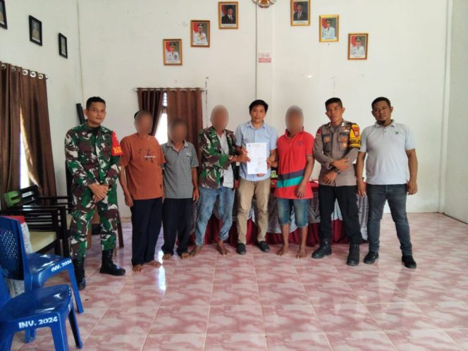 
 Menjaga Kamtibmas di Desa Itterung, Bripka Idrus Lakukan Mediasi Menyelesaikan Masalah Warga