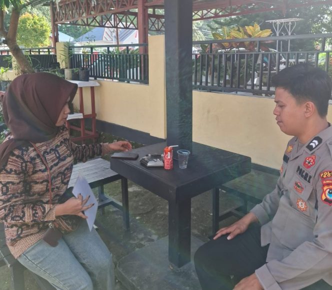 
 Lakukan Kegiatan Edukasi, Bhabinkamtibmas ini Berikan Imbauan Terkait Kamtibmas Kepada Warga