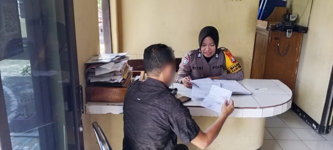 
 Personil Polsek Tellu Siattinge Berikan Tingkatkan Pelayanan Terhadap Setiap Pengaduan Warga di SPKT