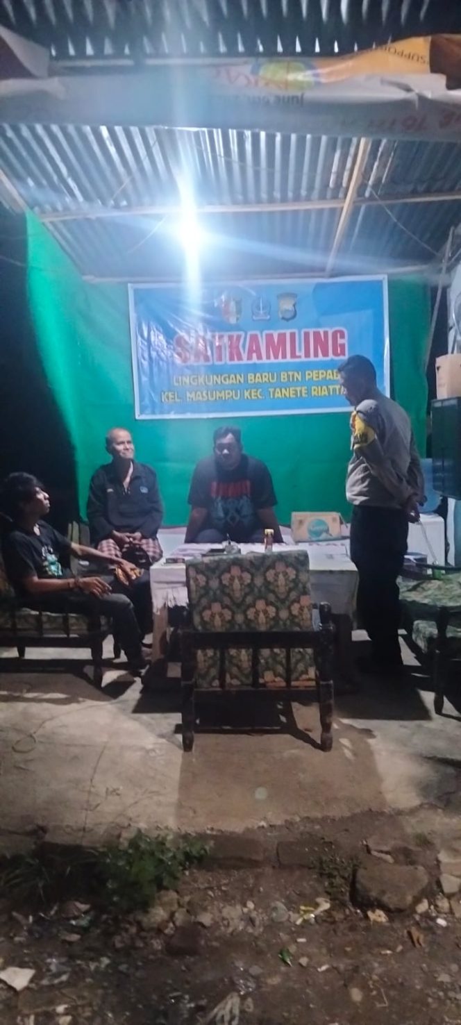 
 Wujud Nyata Pengabdian Polri, Bripka Sultan Hadir Langsung Pantau Satkamling Warga