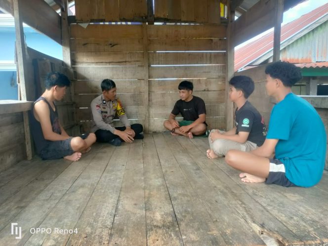 
 Aiptu Baso Halim Perkuat Peran Satkamling Lewat Kunjungan Satkamling di Maccedde