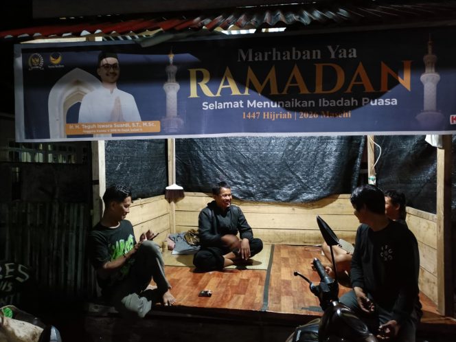 
 Aipda Hamdan Perkuat Kehadiran Polri Lewat Kunjungan Satkamling di Waetuwo