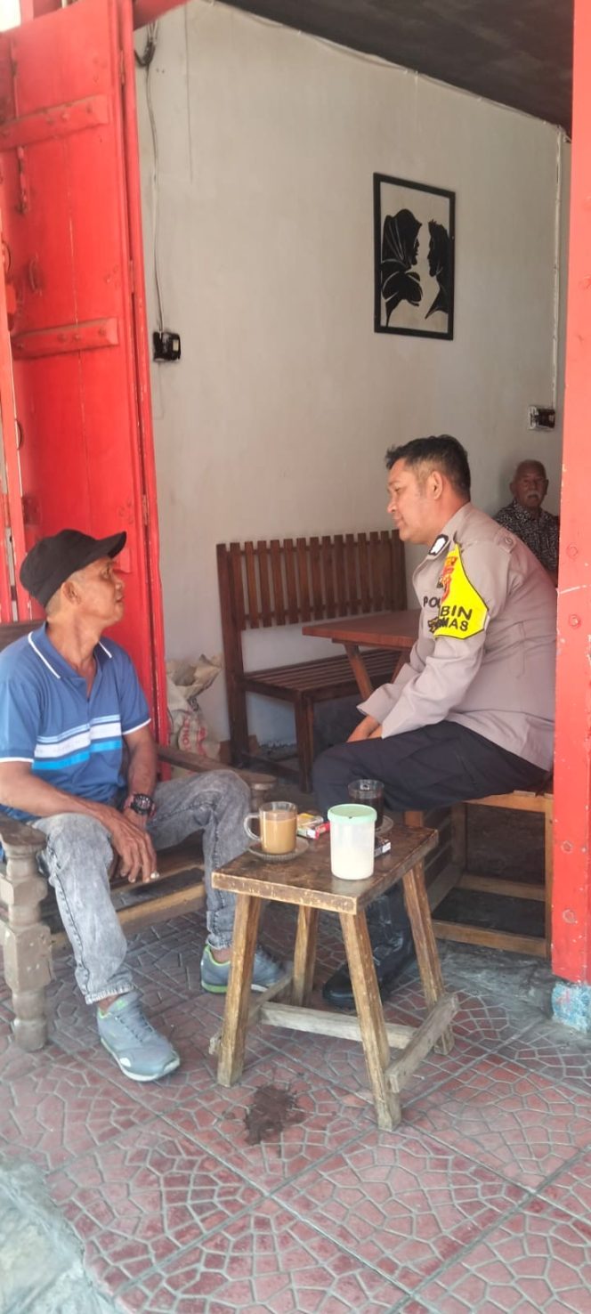 
 Humanis dan Dekat dengan Warga, Bripka Sultan Aktif Laksanakan DDS di Kelurahan Biru