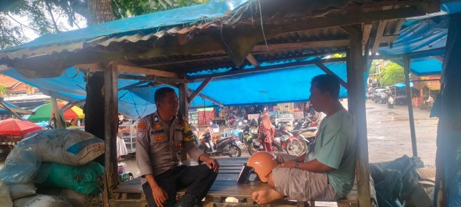 
 Aiptu Ulpiadi Sambangi Komunitas Ojek Cinta Damai, Ingatkan Bahaya Judi Online dan Pentingnya Jaga Kamtibmas