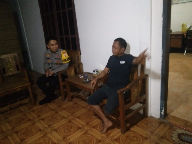
 Bhabinkamtibmas Intensifkan Giat Sambang, Pererat Silaturahmi dengan Warga Binaan