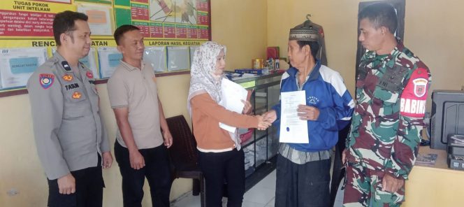 
 Polsek Awangpone Fasilitasi Problem Solving Permasalahan Warga Desa Matuju Secara Kekeluargaan