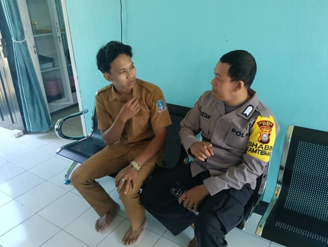 
 Bhabinkamtibmas Laksanakan Sambang Desa Beri Himbauan Kamtibmas 