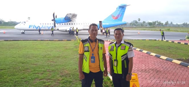 
 Polsek Awangpone Pantau Pesawat ATR Fly Jaya menuju Bandara Kendari Awal Bulan Mei 2026